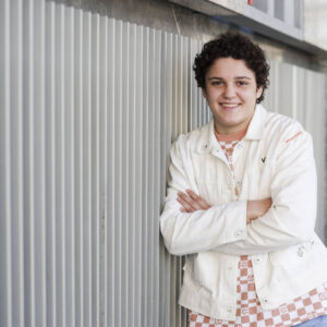 LNE OVIEDO Merche García, campeona del mundo de MMA, posa ante la sede de LA NUEVA ESPAÑA.